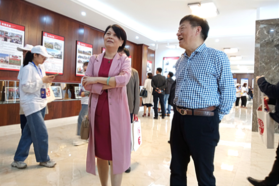 e6f121bef1f549cab5ebc201c4f09a40.png 19.png